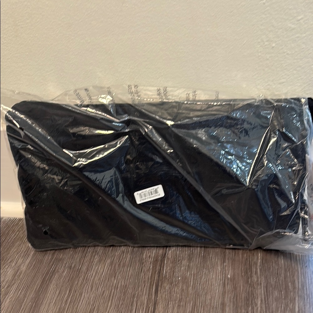 NWT Boxer Packable tote in black by Lug